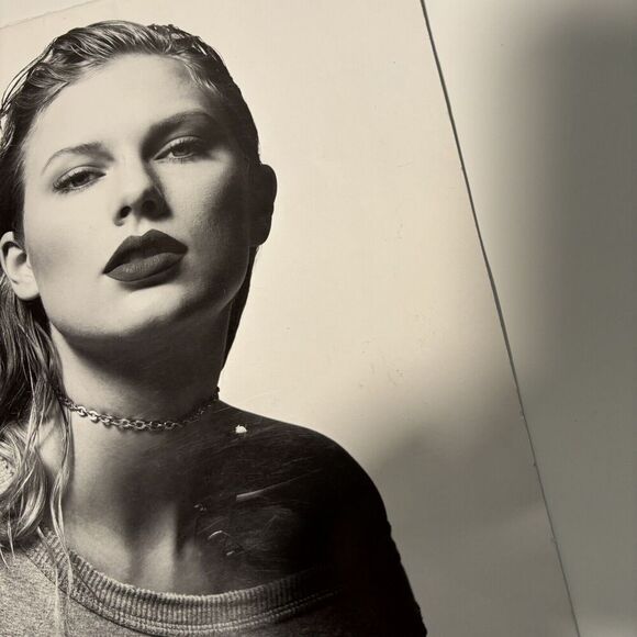 Taylor Swift Official Reputation 2019 Calendar Used Swiftie Fan Gift Art Decor - Picture 6 of 7